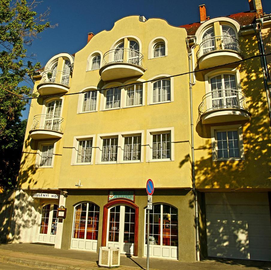 Hotel Wesselenyi Gyor Exterior photo