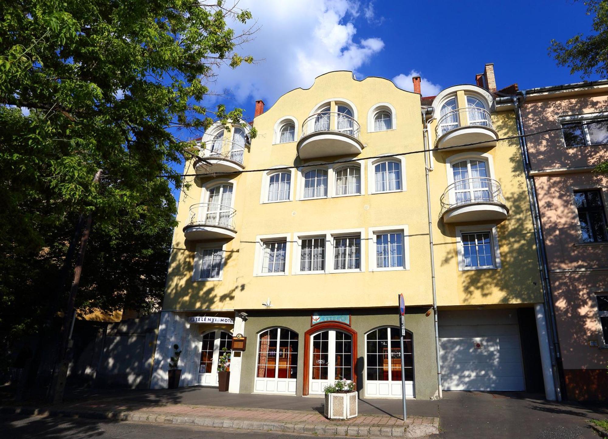 Hotel Wesselenyi Gyor Exterior photo